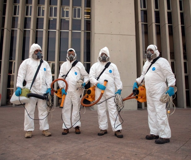 Sanitizan mercados e inmuebles en Cuauhtémoc