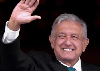 NO ERA TOS, ERA COVID-19; AMLO VUELVE A DAR POSITIVO