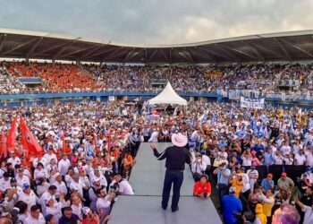 Espectacular cierre de “Truko” Verástegui en Ciudad Victoria