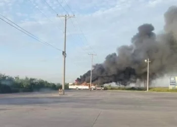 Balaceras, bloqueos y quema de vehículos en Matamoros