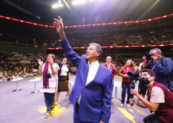 HIGINIO MARTÍNEZ ACEPTA METODO DE ENCUESTA; PIDE CONSIDERAR MOVIMIENTO QUE LE IMPULSA