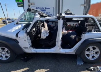 Mueren al menos cuatro migrantes en accidente carretero en Texas