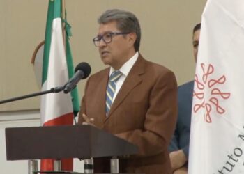 Ricardo Monreal da a conciertos su propuesta de Reforma Fiscal