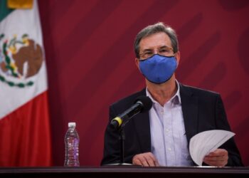 Esteban Moctezuma confirma positivo a COVID-19 durante visita de AMLO a Washington