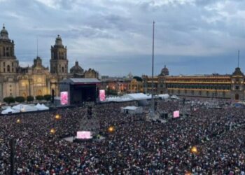 La Maldita Vecindad reunió a más de 100 mil personas en el Zócalo