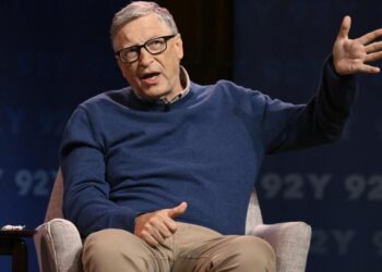 Bill Gates dona 20,000 mdd a fundación que atiende Covid-19 y otras causas