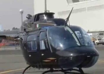 Roban helicóptero de hangar en AICM