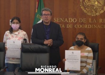 MONREAL PIDE A JÓVENES QUE LUCHEN POR SUS SUEÑOS