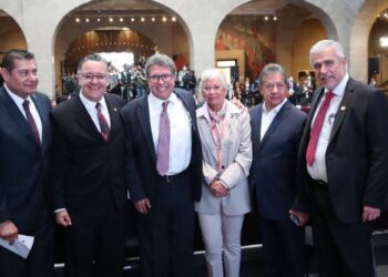 SENADORES DE MORENA SE COMPROMETEN A ESTAR EN UNIDAD; RECONOCEN TRABAJO DE RICARDO MONREAL