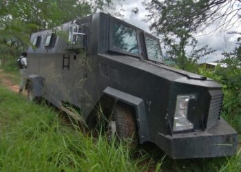 Guardia Nacional asegura vehículo con blindaje artesanal en Zacatecas