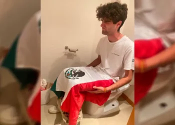 La Salle regresa a Francia a estudiantes que se burlaron de la Bandera Nacional y mexicanos