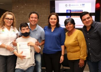 Entrega DIF Solidaridad constancias de discapacidad