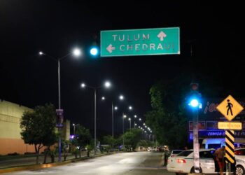 Refuerza gobierno alumbrado en cruceros