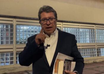 No me voy de Morena, refrenda Ricardo Monreal