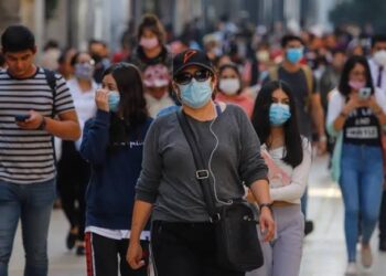 México modifica pautas para uso de cubrebocas en espacios cerrados