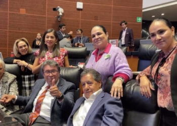 “EL TRABAJO TODO LO VENCE”, RESPONDE MONREAL A SUS DETRACTORES