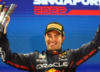 ‘Checo’ Pérez gana el Gran Premio de Singapur