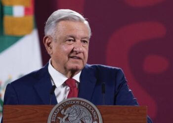 “Tengo un escudo protector, mi honestidad”: AMLO ante publicación del libro “El Rey del Cash”