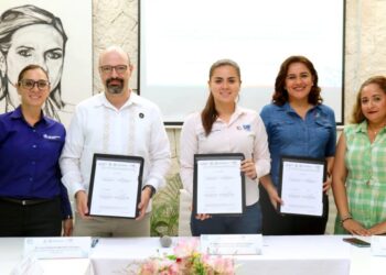 Firma convenio de colaboración DIF Solidaridad con la Universidad Riviera