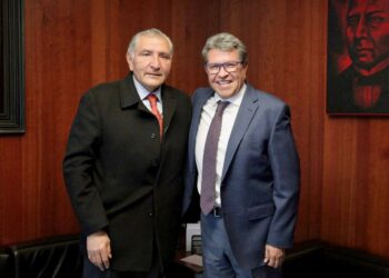 Revisan agenda legislativa Ricardo Monreal y Adán Augusto López en el Senado