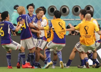 Japón remonta y vence 2-1 a Alemania