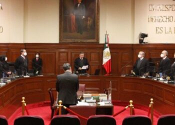 Es una vergüenza fallo sobre defraudadores: AMLO truena contra la SCJN