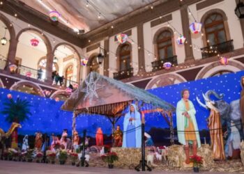 Critica AMLO que Corte discuta sobre nacimientos y figuras religiosas