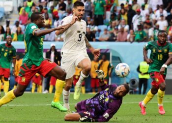 En fiesta de goles, Serbia y Camerún empatan a tres goles