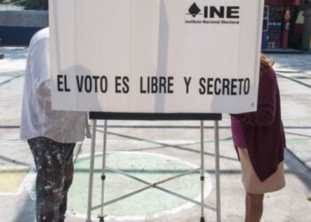 Revela AMLO que está “a punto de enviar” al Congreso reforma electoral