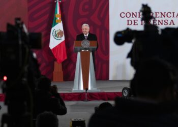AMLO anuncia reestructura de la deuda externa; se pagarán menos intereses en 2025.