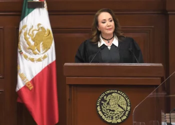 Yasmín Esquivel defiende tesis de licenciatura y denuncia intereses ajenos en la SCJN