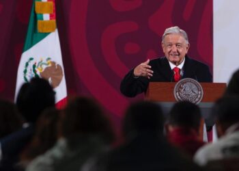 Acusa AMLO a la Unión Europea de culparlo de muertes de periodistas
