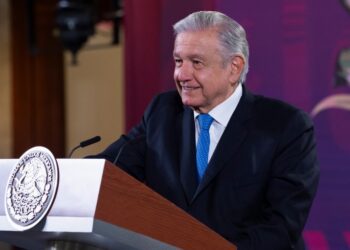 Enojo de Guillermo Sheridan es porque ya no recibe dinero del gobierno, afirma AMLO