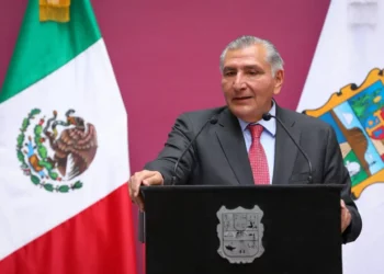 Exhorta Adán Augusto López abstenerse a no difundir propaganda con su nombre tras mensajes de futbolistas