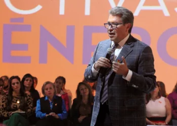 Monreal advierte arrogancia de Morena por Coahuila