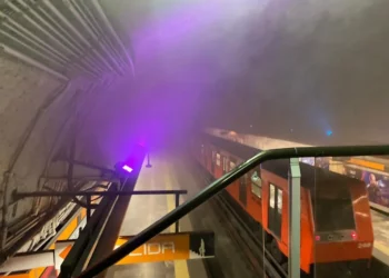 Conato de incendio tras cortocircuito en Línea 7 del Metro deja al menos 20 personas intoxicadas