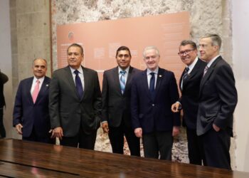 Inaugura Monreal en Xicoténcatl galería de ex presidentes de la Junta de Coordinación Política