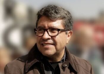 Riesgo de perder rumbo por polarización política, advierte Monreal