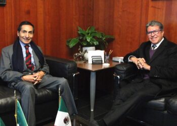 Revisan Ricardo Monreal y Ramírez de la O perspectivas macroeconómicas y fortaleza del peso