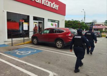 Refuerzan seguridad en cajeros y centros comerciales