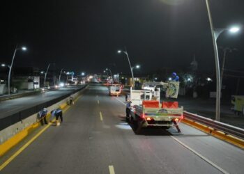 Realizan trabajos de rehabilitación en puente desnivel