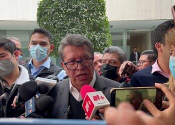 Monreal asegura que en el Senado no habrá “fast-track” para discutir la Ley del Espacio Aéreo