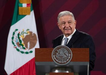 Tesla sí instalará planta automotriz en México, confirma AMLO; su sede será en Monterrey