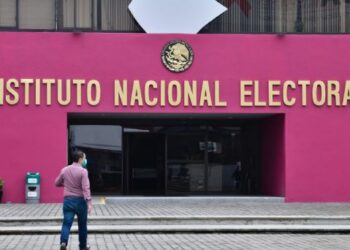 Hay organismos como INE, que son “mantenidos” y “buenos para nada”: AMLO