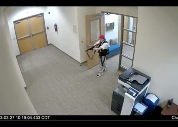 Banderas de EE.UU. ondearán a media asta por el tiroteo de Nashville