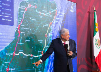 Ruta del Tren Maya tuvo que ser cambiada 21 veces en límites con Guatemala