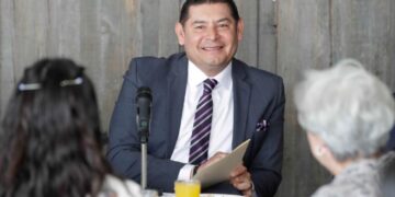 Alejandro Armenta plantea iniciativa para proteger a artistas