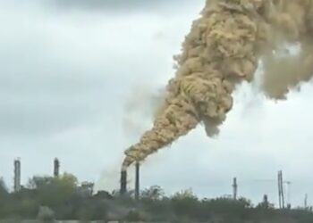 Podrían clausurar la Refinería de Cadereyta por exceso de contaminantes