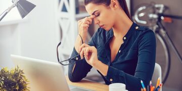 Estrés laboral afecta a siete de cada 10 mexicanos, advierte experto