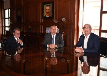 Ricardo Monreal conversa sobre agenda legislativa con el secretario de Gobernación y el panista Julen Rementería